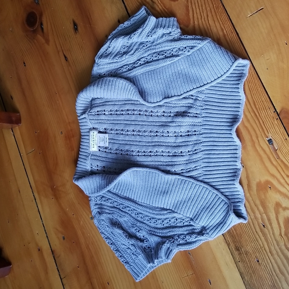 Junior's crop sweater